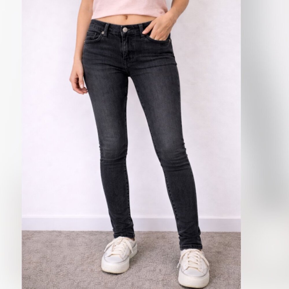 Joe’s Jeans Brixton Low Rise Slim Straight Jeans Women's size 33 Gray Black Wash